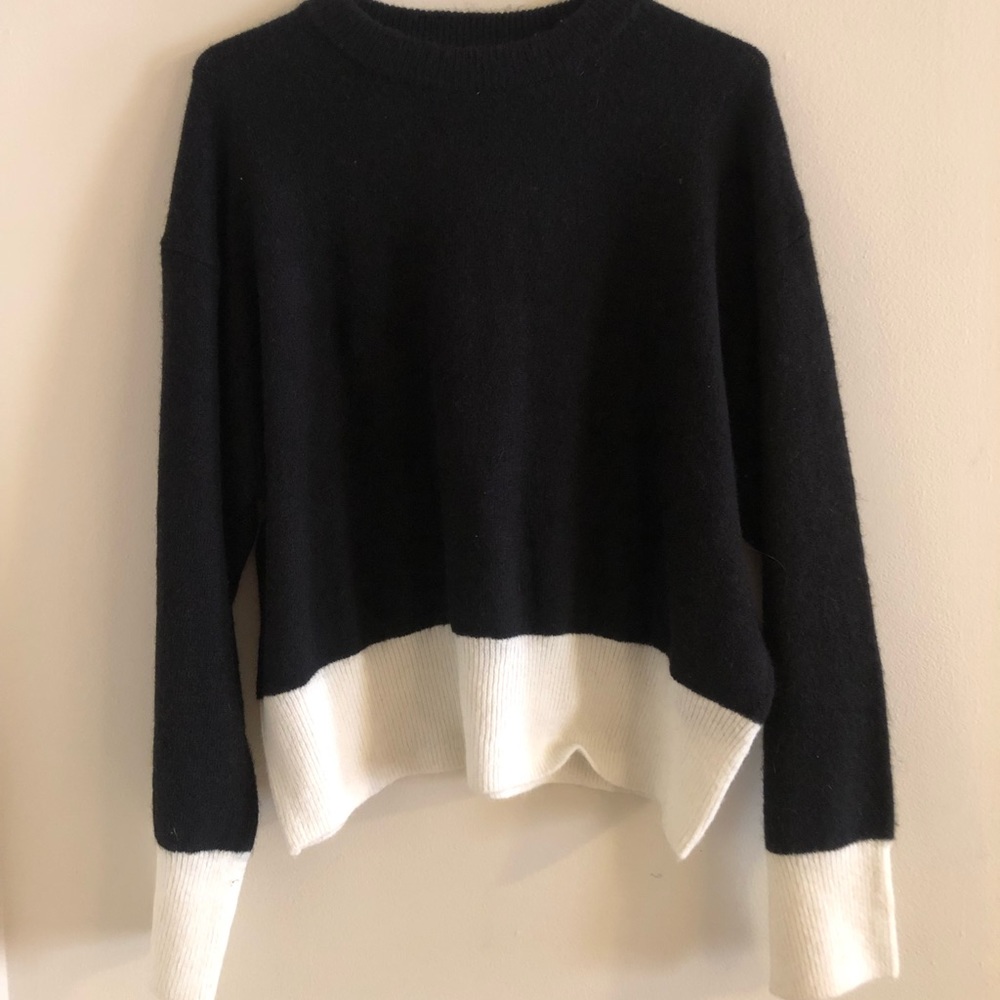 H&M black and white sweater long sleeve
